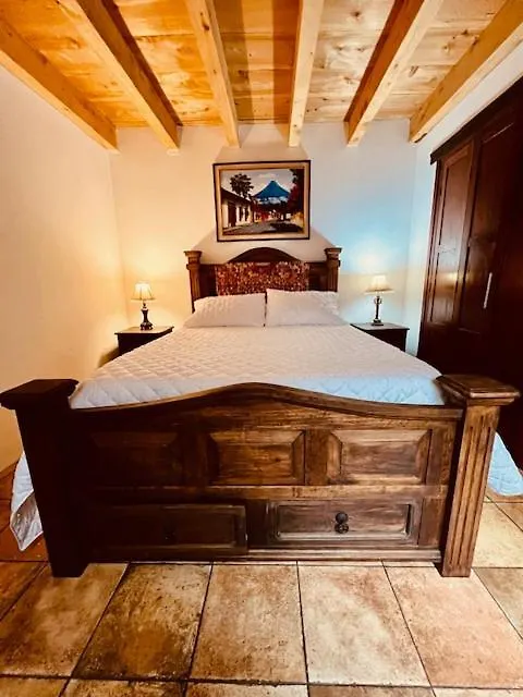 Feriehus Spacious Gem In The Heart Of Antigua